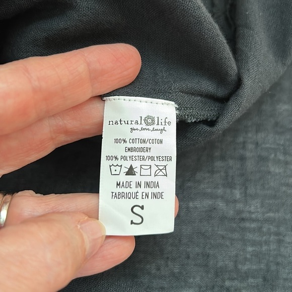 Natural Life Boho Floral Embroidered Top - Picture 4 of 12